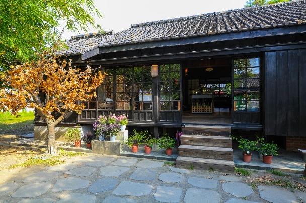 2026年 2/26 台灣燈會8天豪華遊 嘉義–三輪車遊鹿港小鎮–DIY鳳梨酥–台北