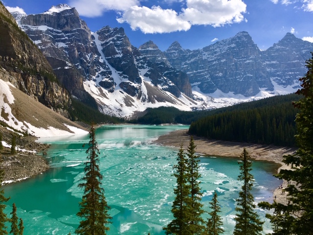  露易斯湖 – 瓊絲頓峽谷 - 朱砂湖 - 班夫小鎮