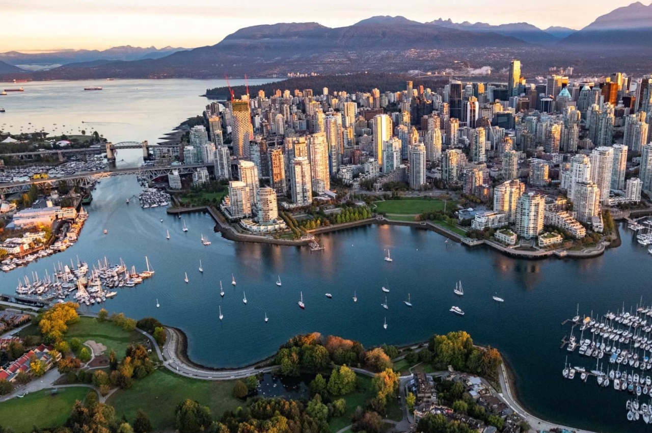 洛磯山脈國家公園精選7日  科隆納 – 美麗鎮 – 蘭里 – 溫哥華 洛磯山脈國家公園精選7日  科隆納 – 美麗鎮 – 蘭里 – 溫哥華