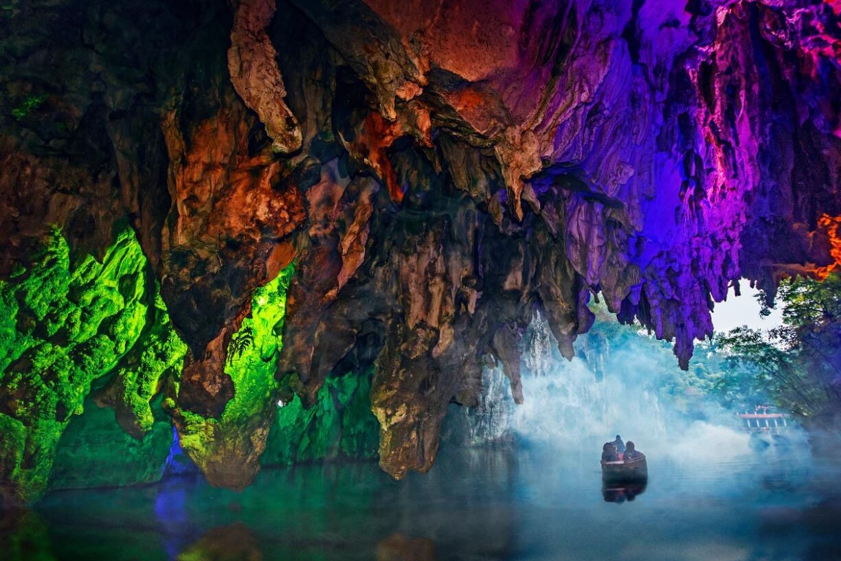 2026年 3/10 貴州多彩風情 賞花11日遊 安順－【北盤江大橋(俯瞰花江大峽谷)】－興義【西峰林+八卦田(含電瓶車)】－峰林布依