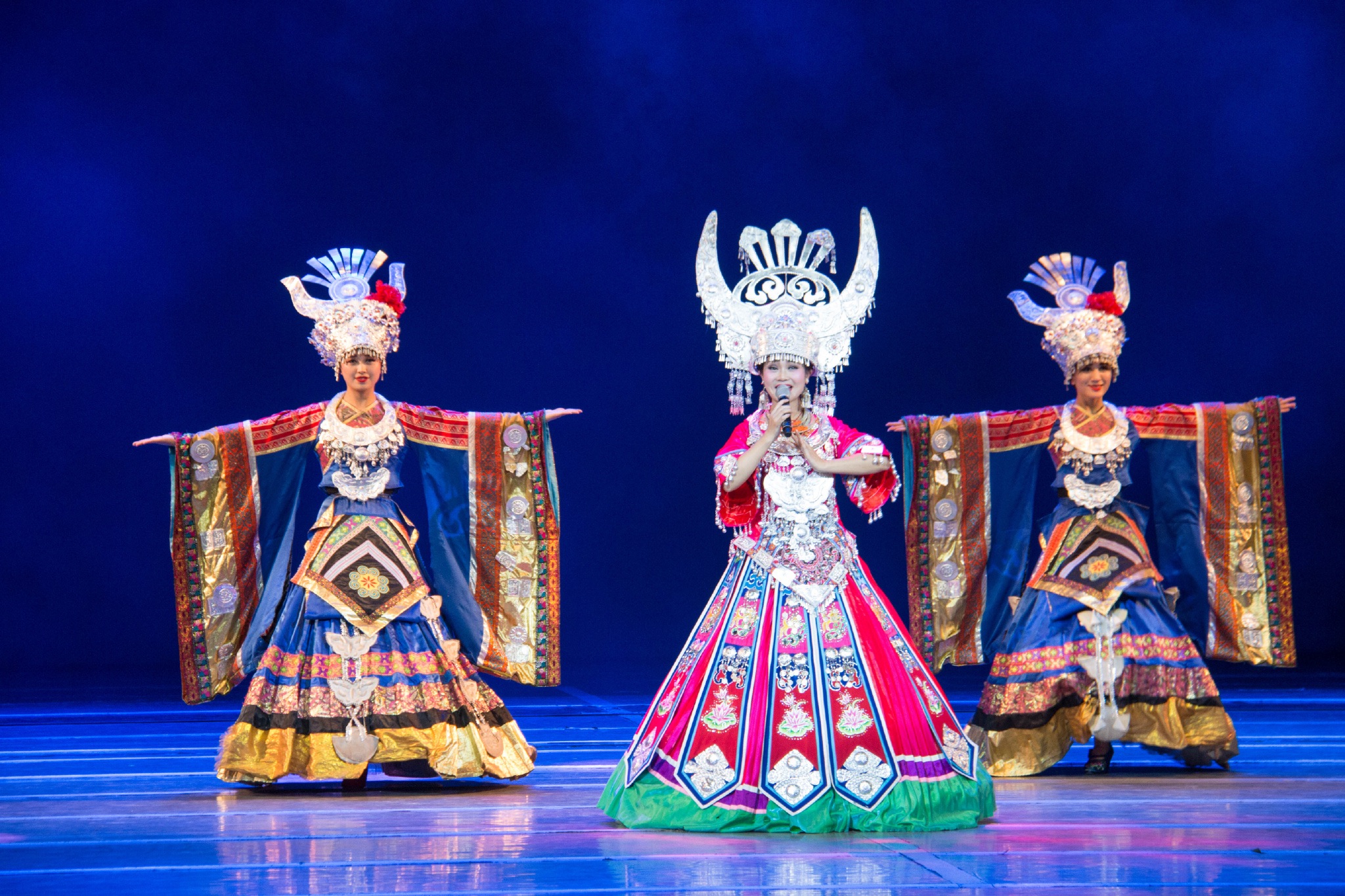 2026年 3/10 貴州多彩風情 賞花11日遊 興義－荔波【小七孔景區(含環保車)】